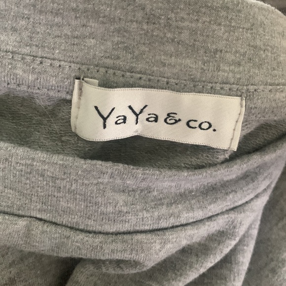 Lot of 8 sweaters!💚 - Picture 3 of 4